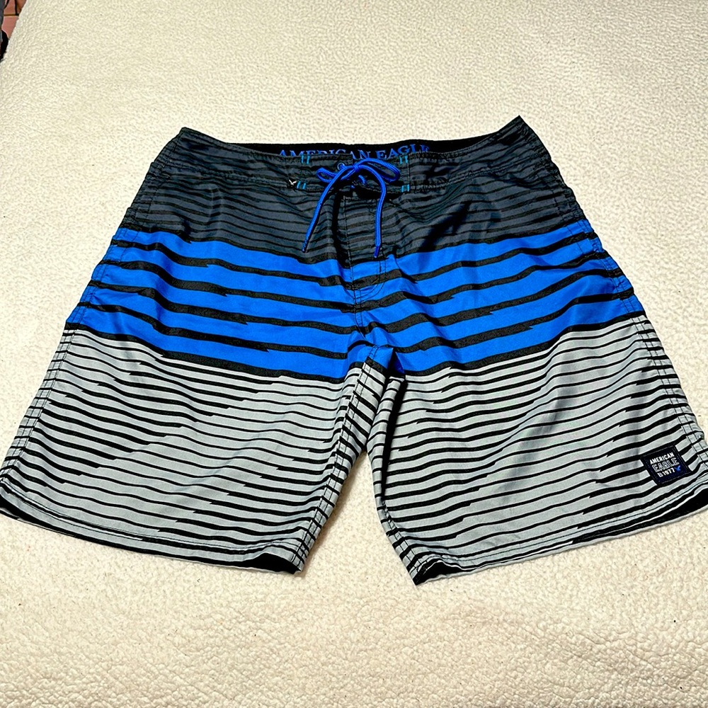 American Eagle Men’s 10” Board Shorts, EUC (Looks New), Size XL